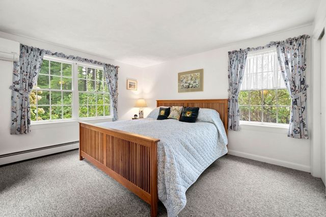 14 Ortins Rd, Hamilton, MA 01982