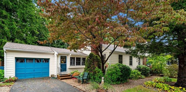 14 Ortins Rd, Hamilton, MA 01982