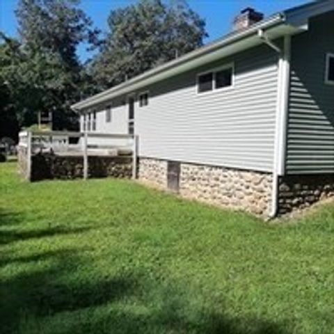 76 Hall Road, Sturbridge, MA 01566