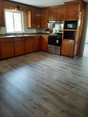 76 Hall Road, Sturbridge, MA 01566