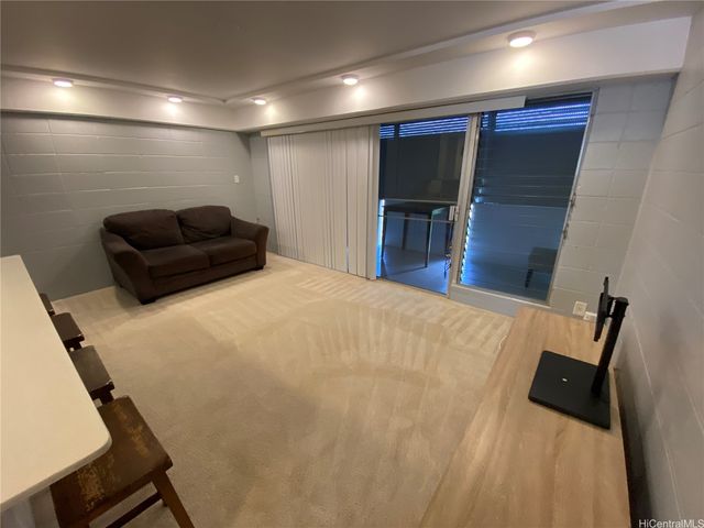 1548 Liholiho Street 404, Honolulu, HI 96822