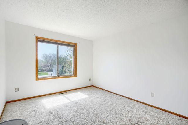16813 Hutchinson Drive, Lakeville, MN 55044