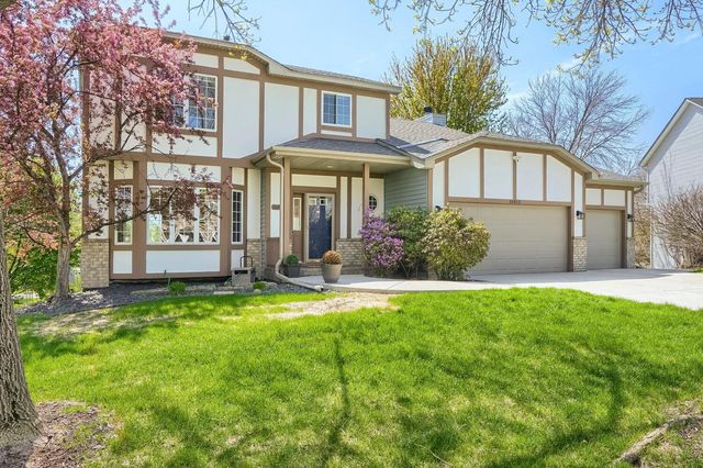 16813 Hutchinson Drive, Lakeville, MN 55044