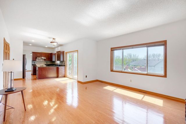 16813 Hutchinson Drive, Lakeville, MN 55044