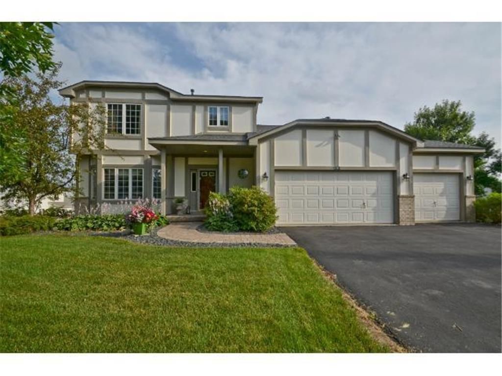 16813 Hutchinson Drive, Lakeville, MN 55044