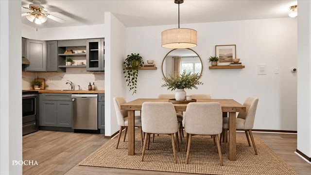 135 W Elk Trail 135, Carol Stream, IL 60188