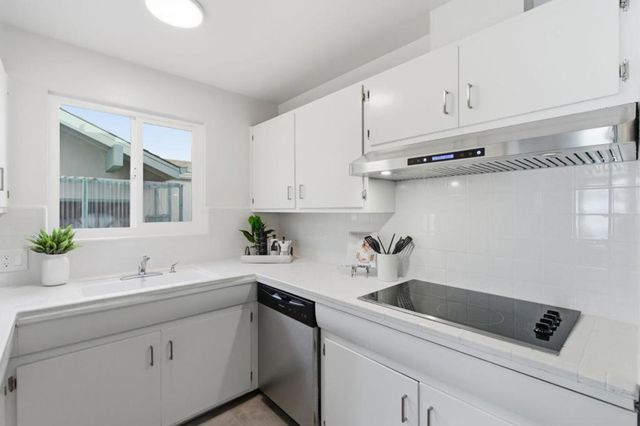 1322 Southgate Avenue, Daly City, CA 94015