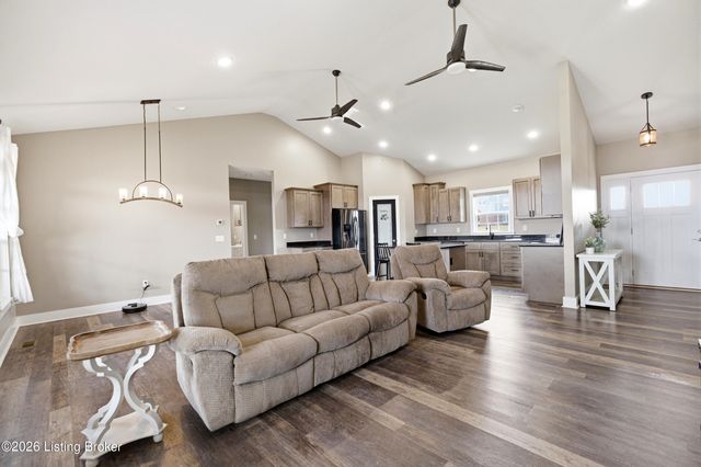 268 Reagan Dr, Taylorsville, KY 40071