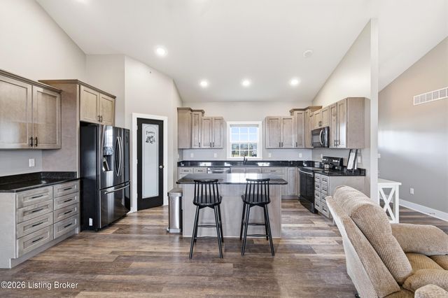 268 Reagan Dr, Taylorsville, KY 40071