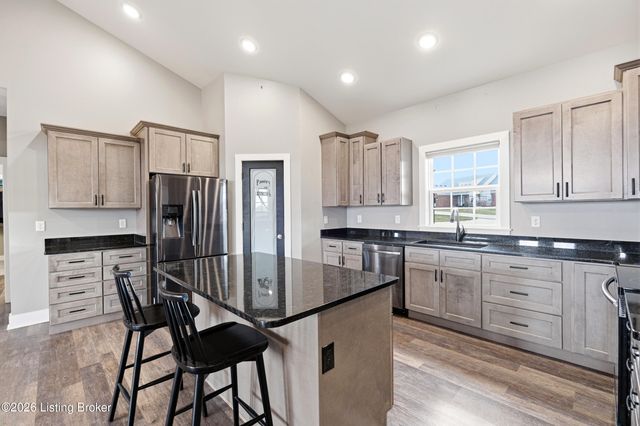 268 Reagan Dr, Taylorsville, KY 40071