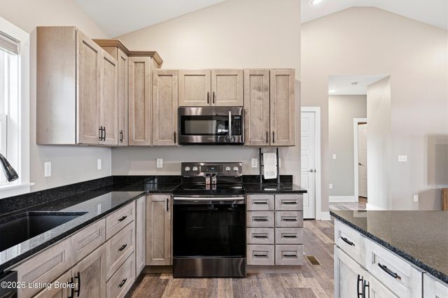 268 Reagan Dr, Taylorsville, KY 40071