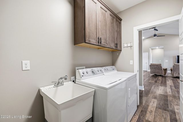 268 Reagan Dr, Taylorsville, KY 40071