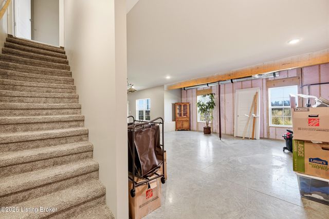 268 Reagan Dr, Taylorsville, KY 40071