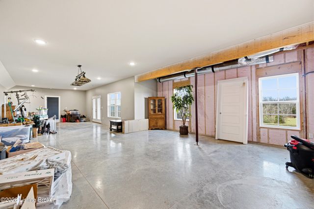 268 Reagan Dr, Taylorsville, KY 40071