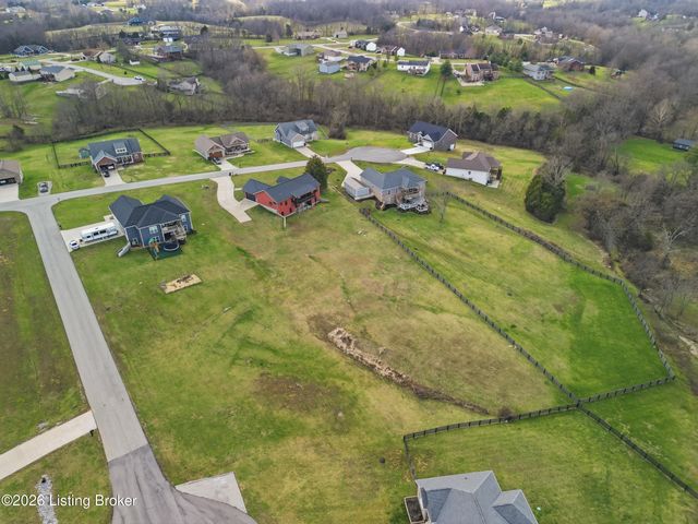 268 Reagan Dr, Taylorsville, KY 40071