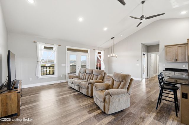 268 Reagan Dr, Taylorsville, KY 40071