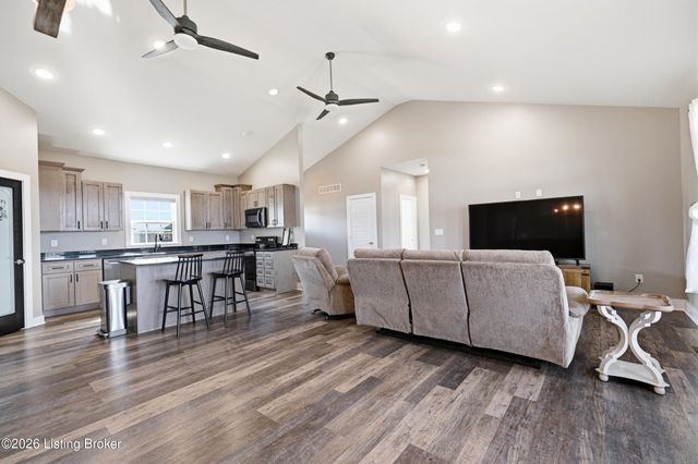 268 Reagan Dr, Taylorsville, KY 40071