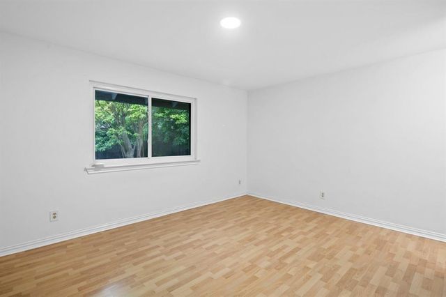1401 Meadowmear DR, Austin, TX 78753
