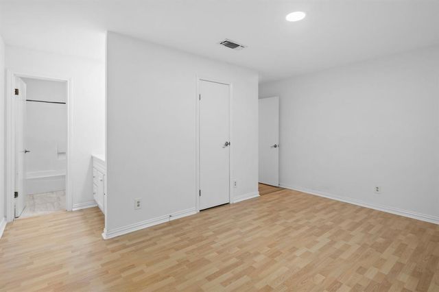 1401 Meadowmear DR, Austin, TX 78753