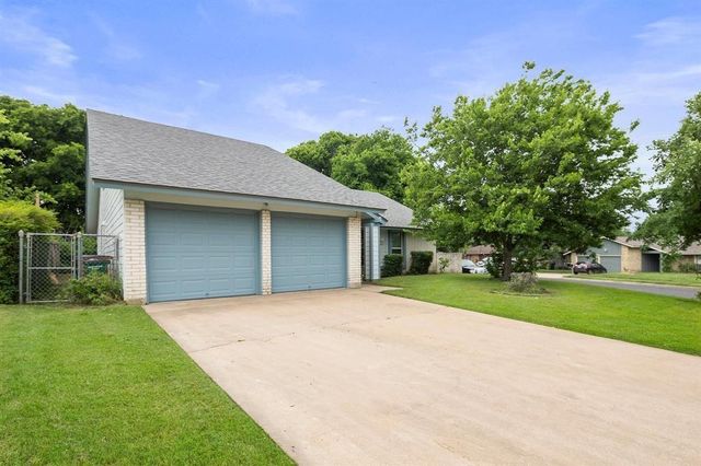 1401 Meadowmear DR, Austin, TX 78753