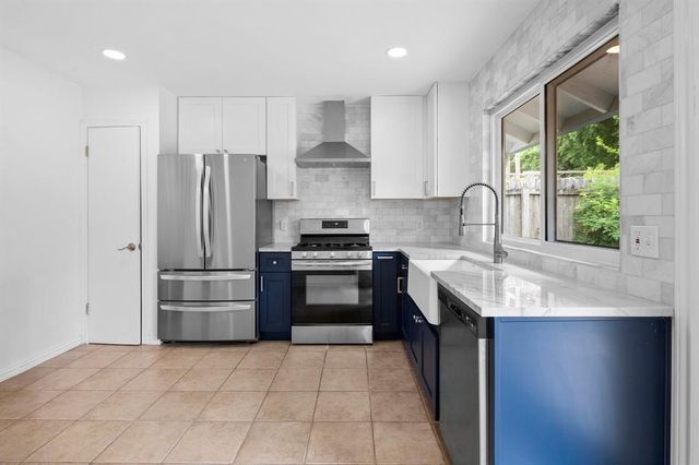1401 Meadowmear DR, Austin, TX 78753