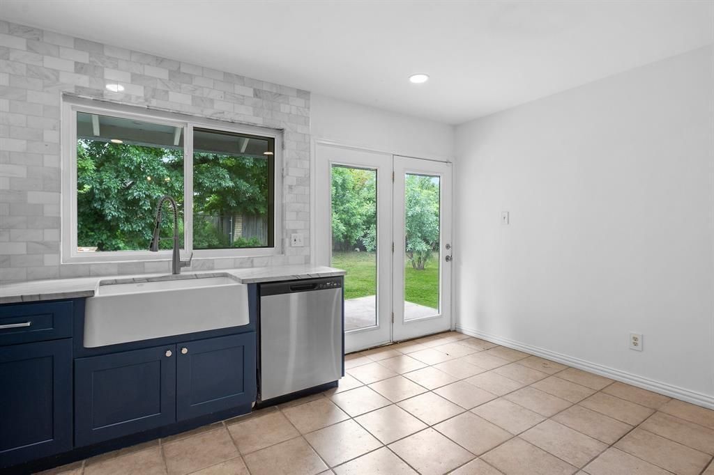 1401 Meadowmear DR, Austin, TX 78753