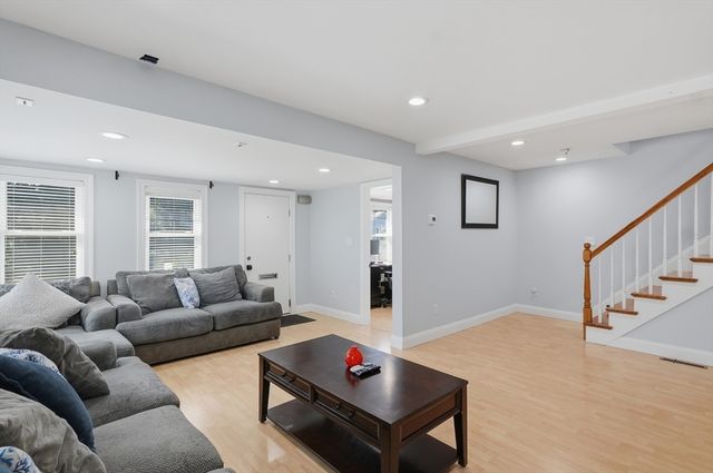 112 Stoughton St, Quincy, MA 02169