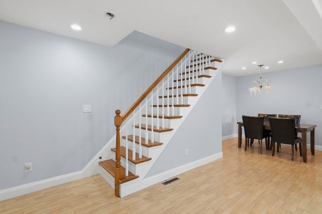 112 Stoughton St, Quincy, MA 02169