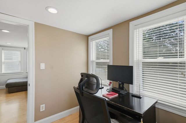 112 Stoughton St, Quincy, MA 02169
