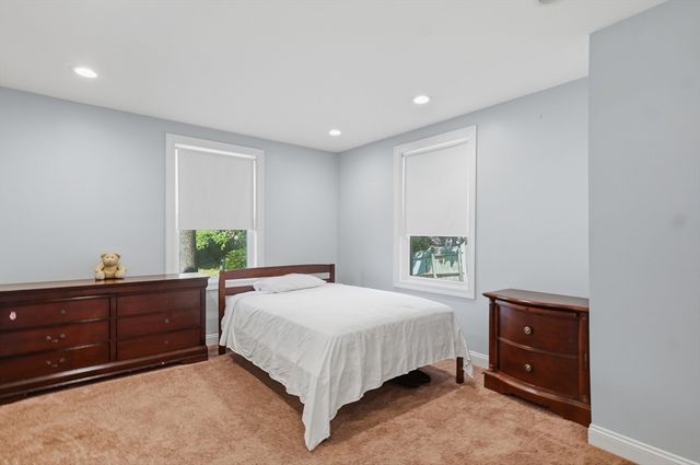 112 Stoughton St, Quincy, MA 02169