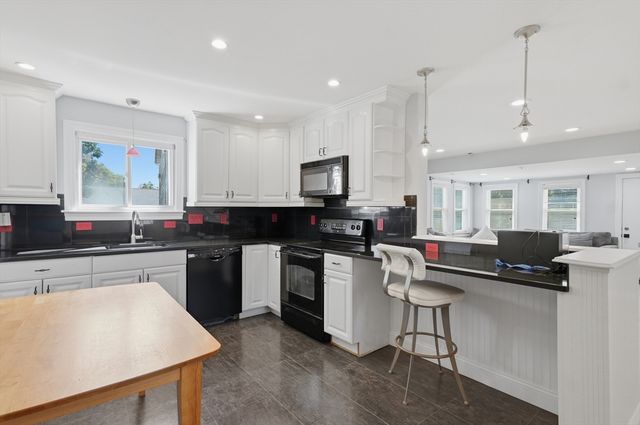 112 Stoughton St, Quincy, MA 02169