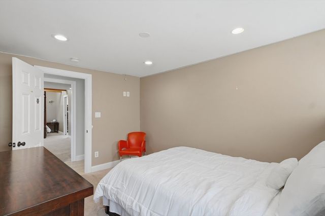 112 Stoughton St, Quincy, MA 02169
