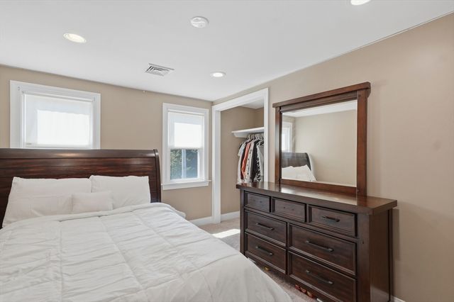 112 Stoughton St, Quincy, MA 02169