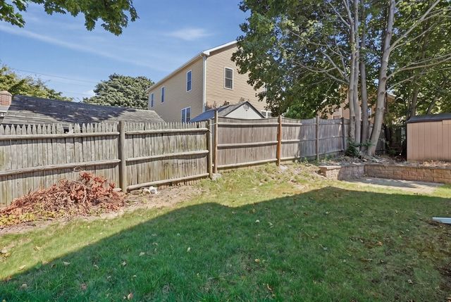 112 Stoughton St, Quincy, MA 02169
