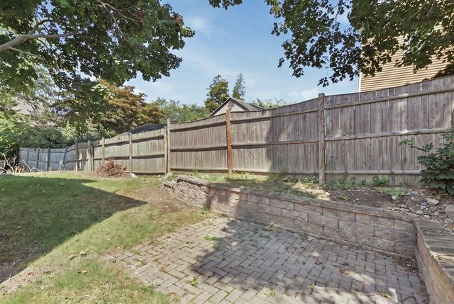 112 Stoughton St, Quincy, MA 02169