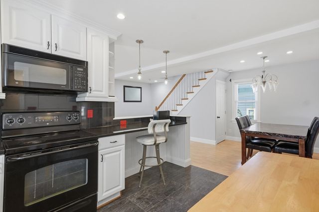 112 Stoughton St, Quincy, MA 02169