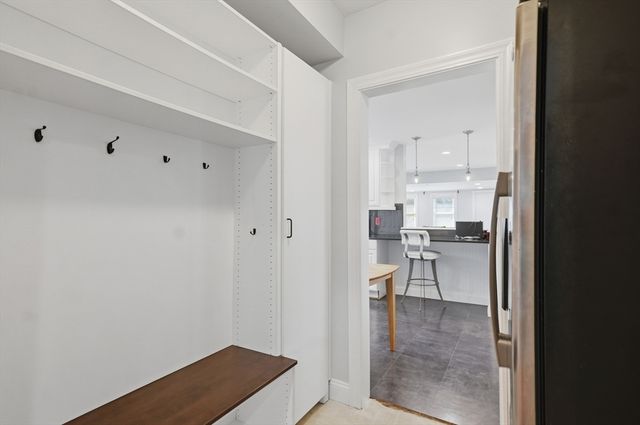 112 Stoughton St, Quincy, MA 02169