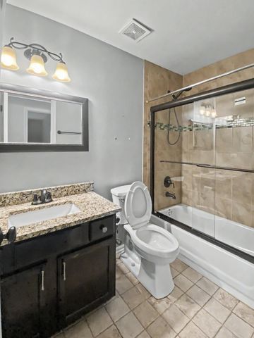 1213 Pennsbury Lane, Aurora, IL 60502