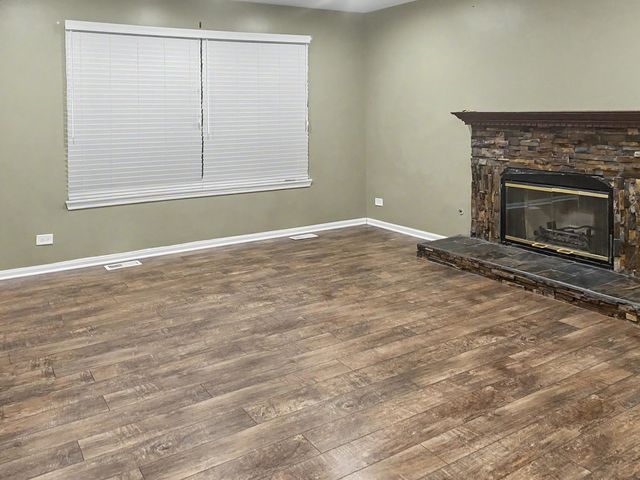 1213 Pennsbury Lane, Aurora, IL 60502