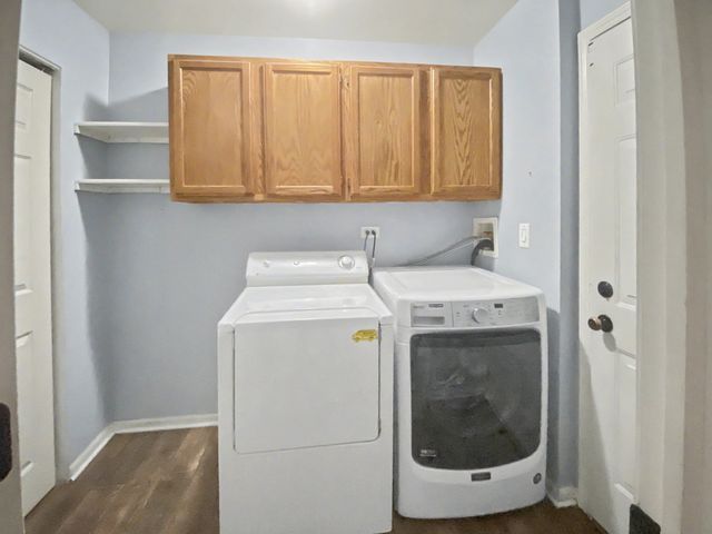1213 Pennsbury Lane, Aurora, IL 60502
