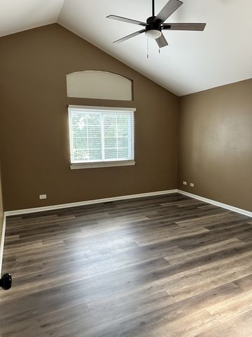 1213 Pennsbury Lane, Aurora, IL 60502