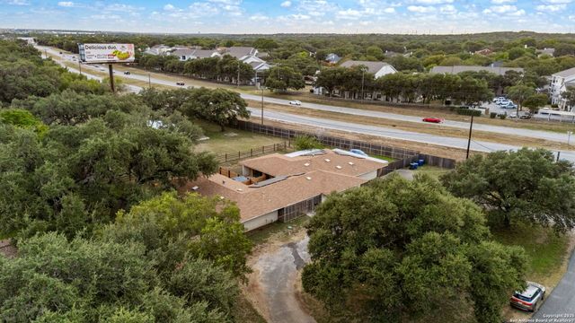 8390 N Verde, San Antonio, TX 78240