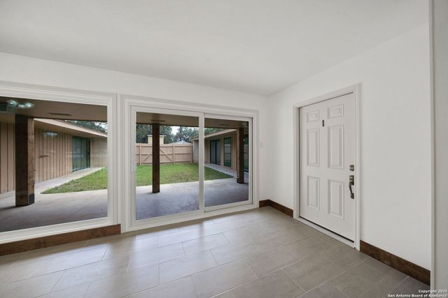 8390 N Verde, San Antonio, TX 78240