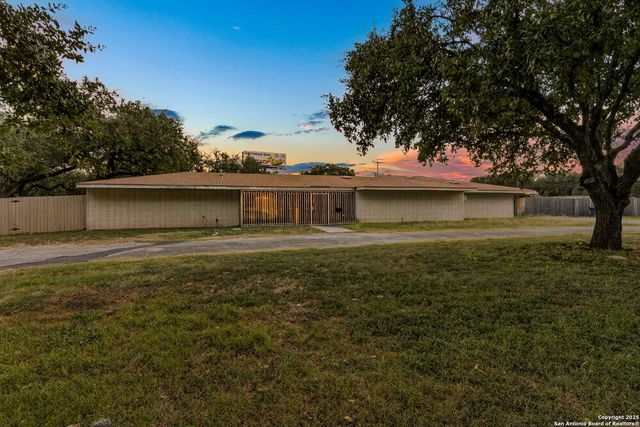 8390 N Verde, San Antonio, TX 78240
