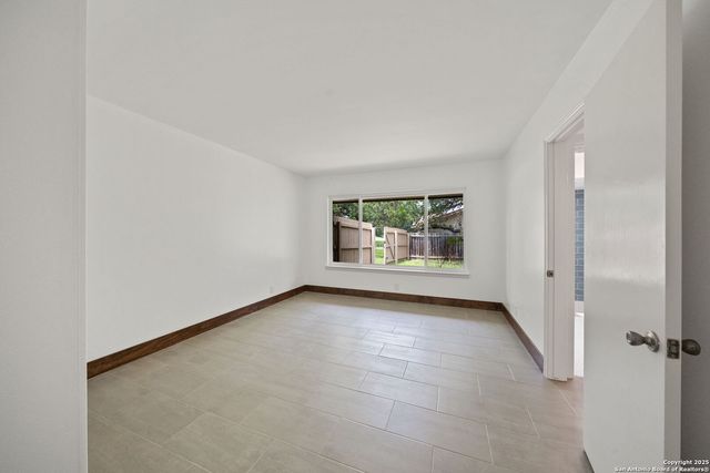 8390 N Verde, San Antonio, TX 78240