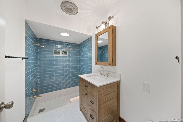 8390 N Verde, San Antonio, TX 78240