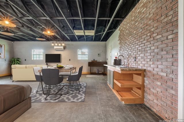 8390 N Verde, San Antonio, TX 78240