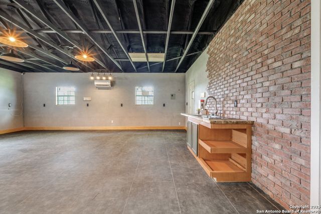 8390 N Verde, San Antonio, TX 78240