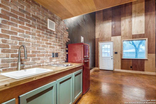 8390 N Verde, San Antonio, TX 78240