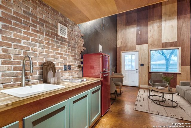 8390 N Verde, San Antonio, TX 78240